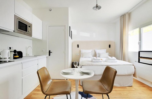 18th Arrondissement Apartment | CMG Poissonniers