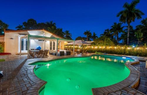 South Lake Villa | Coastal Paradise - 7 min to Beach with 4 Bedrooms, Game Room and Minigolf
