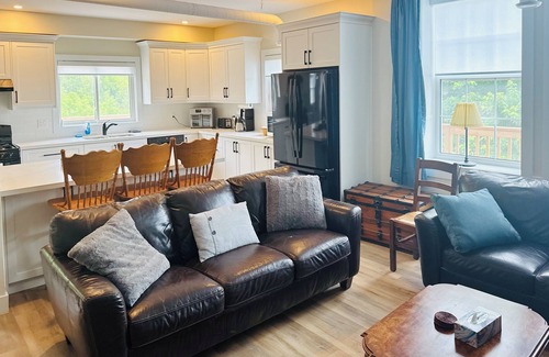 Burk's Falls Apartment | Comfort Stay–2B1B @ Burk’s Falls