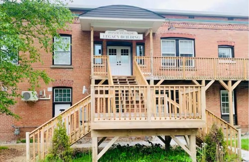 Burk's Falls Apartment | Comfort Stay–2B1B @ Burk’s Falls