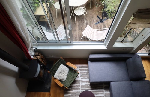 Bercy House | Comfortable, detached cottage with sunny, flower-filled terrace.