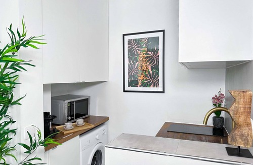 Quartier de la Roquette Apartment | Comfortable Family Flat in Paris - République
