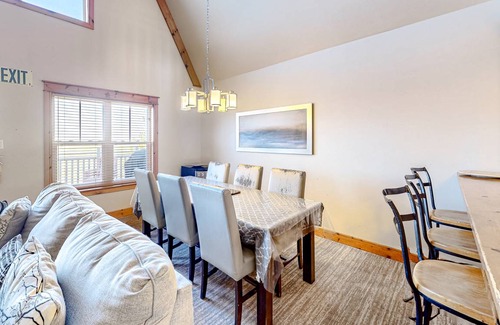 The Blue Mountains Condo | Condo ∙ 2 bedrooms ∙ 6 guests