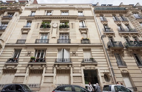 Ternes Apartment | Contemporary Studio Apartment for 2, Ternes