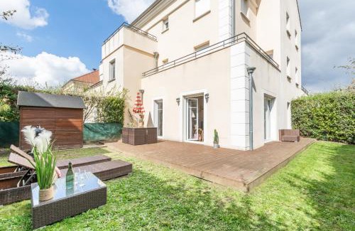 Bussy-Saint-Georges Apartment | Cosy cocoon - Fairytale Factory