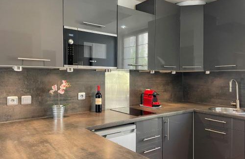 Ternes Apartment | Cosy Studio Near Arc de Triomphe