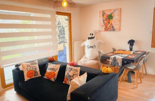 Magny-le-Hongre Apartment | Cosygreen77- Spacious apt with garden & parking, 7mns by car from Disneyland
