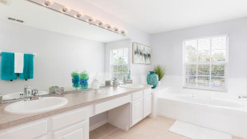 Windsor Hills House | Cozy 6br Home w/Private Pool Spa in Windsor Hills