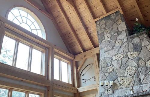 Craigleith Ski Chalet | Cozy Chalet/Cottage - Ravine Lot with Hot Tub - Sleeps 8