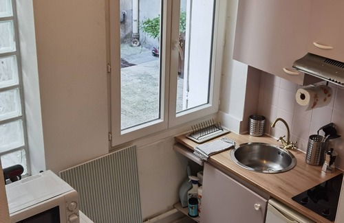 Riquet Stalingrad Apartment | Cozy Loft Studio Near Canal & Metro | in Paris 19e