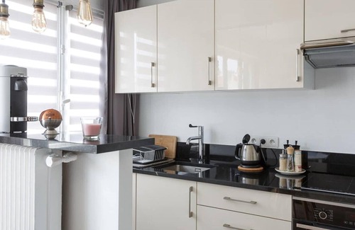 La Garenne-Colombes Apartment | Cozy & new studio near Paris La Défense.