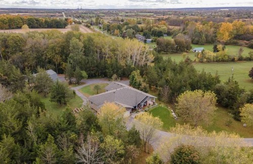 Greater Napanee House | Cozy Retreat On The Eastside Estate (8guests)