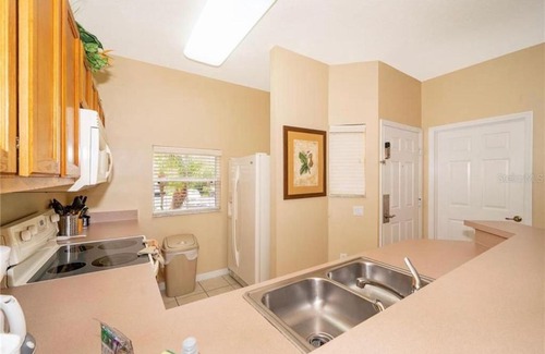 West Kissimmee House | Cozy Townhome at Encantada Resort with Private Pool!