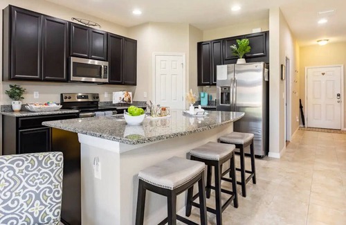 Riverview House | Cozy Townhome near Downtown Tampa/Busch Gardens