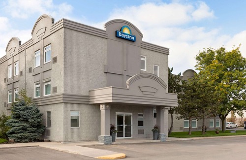 Northeast Mississauga Hotel | Days Inn by Wyndham Toronto West Mississauga