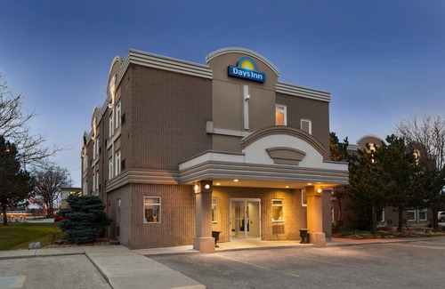 Northeast Mississauga Hotel | Days Inn by Wyndham Toronto West Mississauga