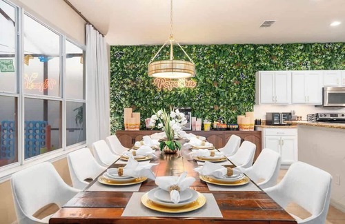 Bellavida House | Disney Themed Resort Home with Lake View