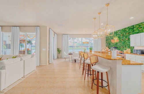 Bellavida House | Disney Themed Resort Home with Lake View