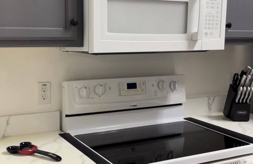 Bellavida House | Disney Themed Single Family Home, Private Pool, 15 Mins From Disney & Sleeps 10