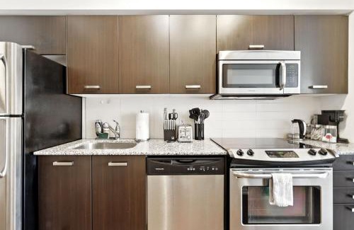 Bay Cloverhill Apartment | Downtown Oasis Condo Steps to Financial District