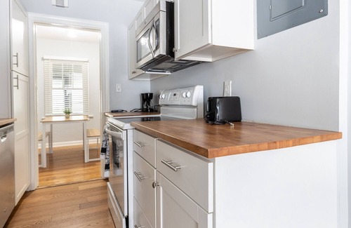 Lake Eola Heights Apartment | Downtown Orlando| Lake Eola 🏞️| Free Parking 🚗