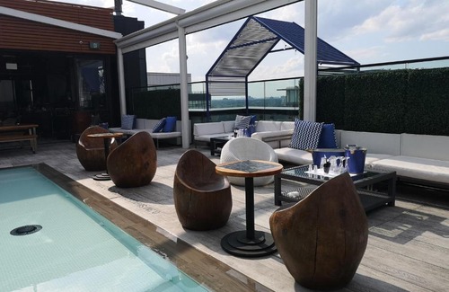 Fashion District Apartment | Downtown Toronto Luxury King Street Penthouse in Entertainment District