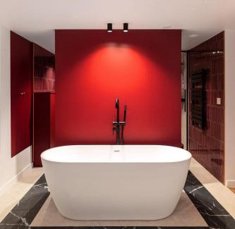 Charonne Apartment | Duplex de Luxe avec billard et baignoire