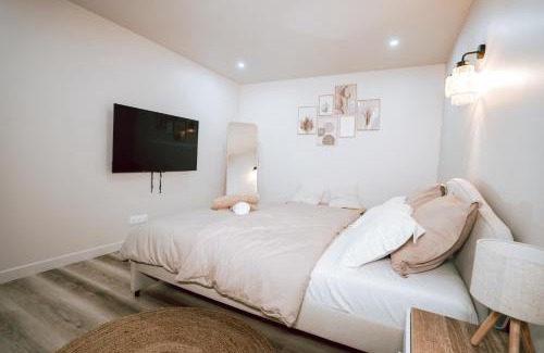 Rueil-Malmaison Apartment | Edera Spa