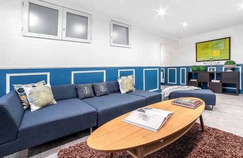 Strasbourg -Saint-Denis Apartment | Elegant 130m² Apartment in Central Paris, Marais