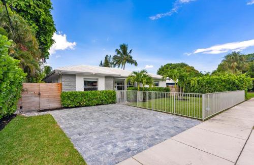 Old Northwood House | Elegant 3br Getaway W Pool, Near Wpb Hotspots