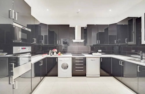 Champs-Elysees Apartment | Elegant 4-Bedroom Apartment Near the Champs-Élysées