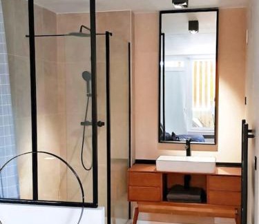 Grenelle Apartment | Elegant 48sqm apartment Eiffel - view & large terrace