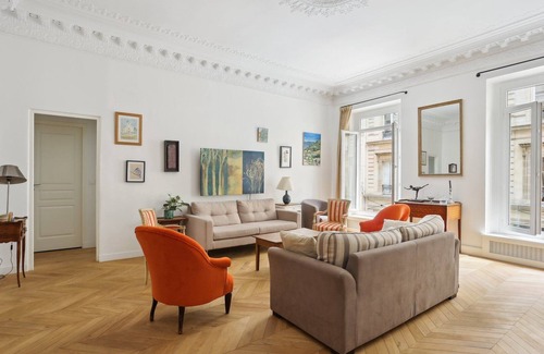 Quartier du Faubourg-Montmartre Apartment | Elegant apartment on rue de Trévise