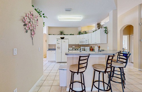 Calabay Parc House | Elegant home near theme parks with private pool & game room - snowbird-friendly