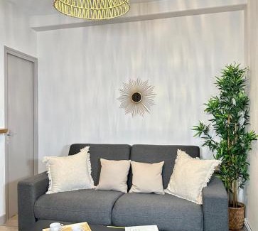 Passy Apartment | Elegant Home near Trocadéro