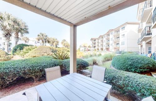 Frangista Beach Apartment | Emerald Waters 109