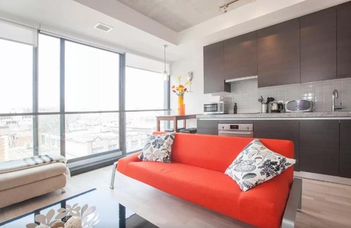 Fashion District Apartment | Entertainment District Modern Condo