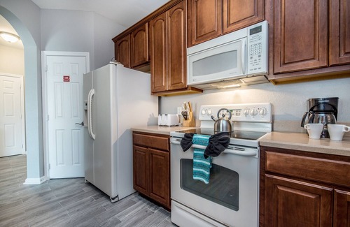 Florida Central Atlantic Coast Condo | Experience Pure Relaxation and Luxury in this Vista Cay Condo