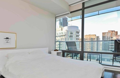 Yorkville Apartment | Exquisite Yorkville 1 Bedroom Condo