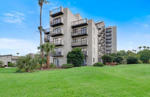 Southwest Orlando Apartment | Fabulous Resort Condo with Heated Pool!