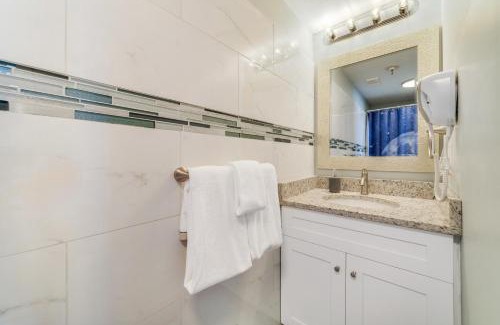 Southwest Orlando Apartment | Fabulous Resort Condo with Heated Pool!