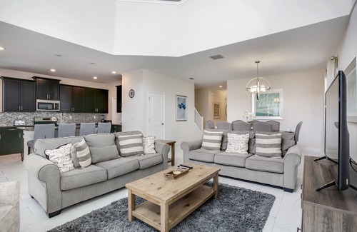 Davenport House | Family Friendly 5 Bed Game Spa Pool Home in Champions Gate