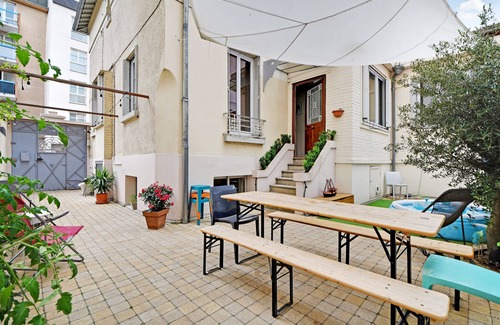 Clichy House | Family home with garden near Clichy metro station