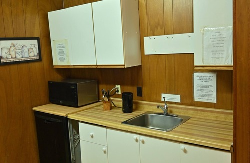 Unorganized Centre Parry Sound Cottage | Family Reunion Cottage - Can sleep 16+ - Includes Motor Boat, Canoe, AC - Wi-Fi
