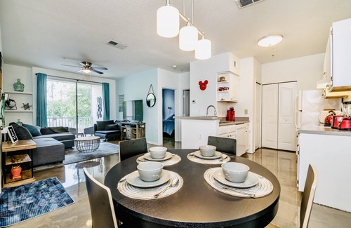 West Kissimmee Condo | Family style-Resort Condo, 8 ml to Disney, gated community, next to the pool 🎢🎡☀️