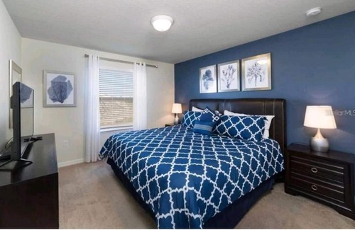 Four Corners House | Fantastic Home Close To Disney with Pool & Jacuzzi