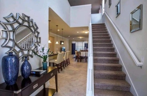 Four Corners House | Fantastic Home Close To Disney with Pool & Jacuzzi