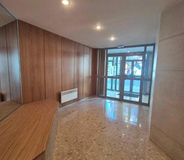 Combat Apartment | Fastrentbnb Appartement Parc des buttes Chaumont