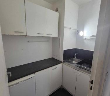 Combat Apartment | Fastrentbnb Appartement Parc des buttes Chaumont