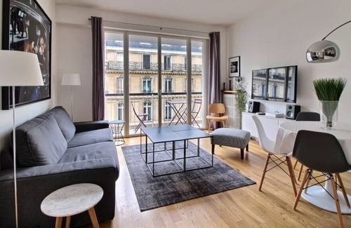 Champs-Elysees Apartment | Francois Terrace | Chic 3 Bed Apt near Champs Elysees